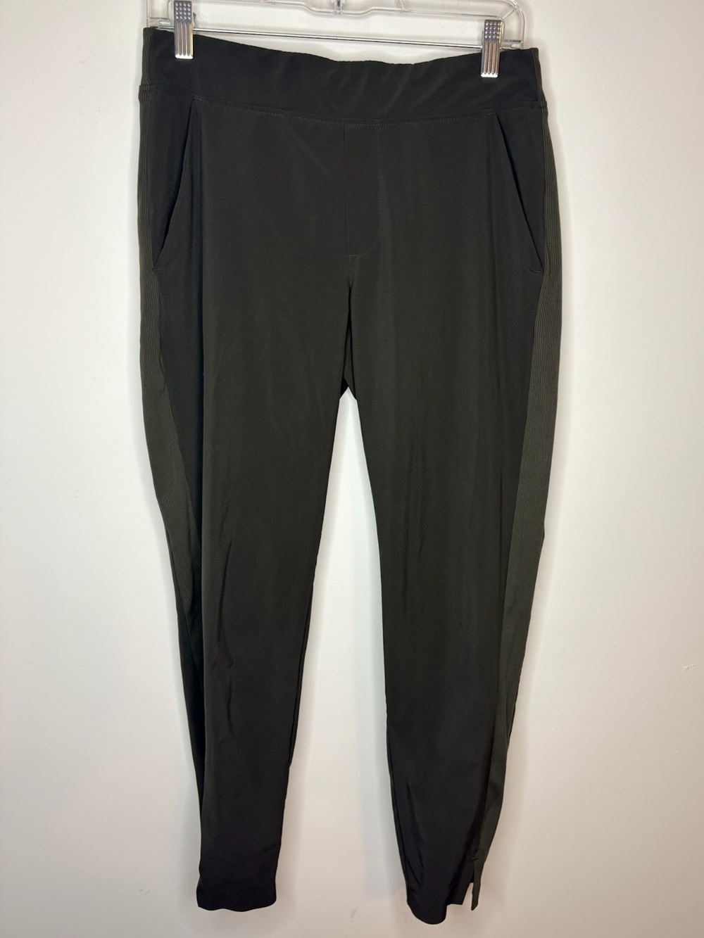 Athleta Women’s Size 4 Gray Jogger-Style Pants